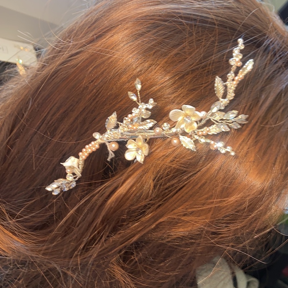 Crystals with Ivory Flowers and Blush Pearl Hair Clip